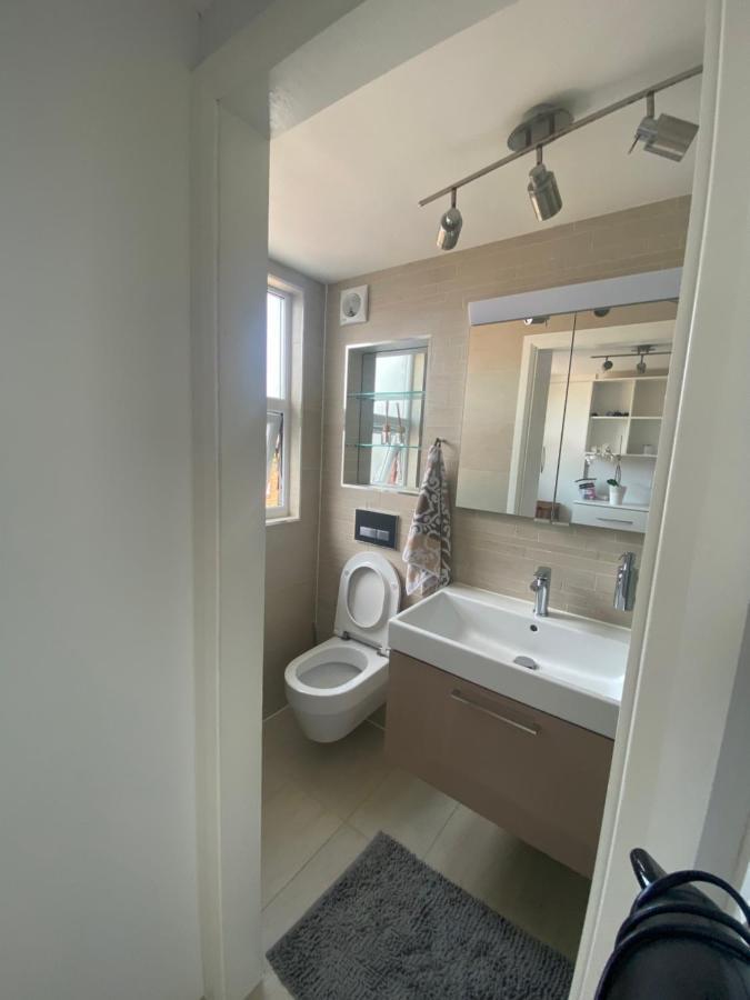 Private Rooms In Excellent Family House ,Zone 2 London Eksteriør billede